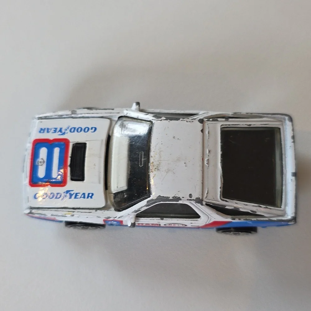 Matchbox 1984 Dodge Daytona Turbo Z rouge